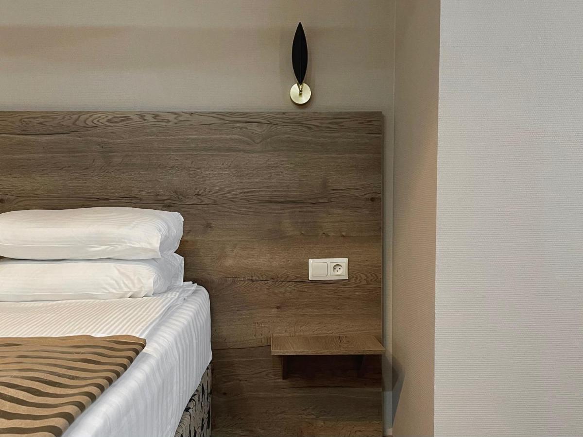 Hotel Gloria Deluxe Борово Екстериор снимка