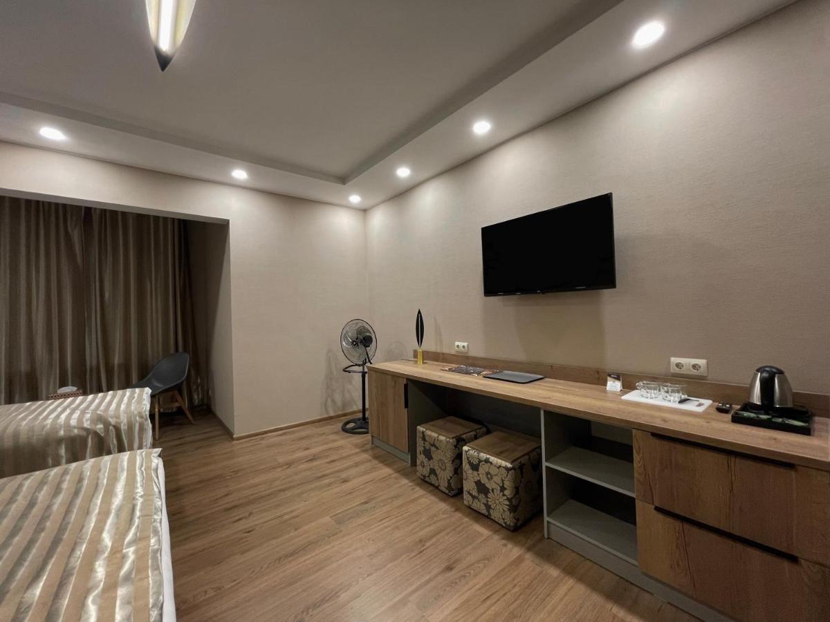 Hotel Gloria Deluxe Борово Екстериор снимка