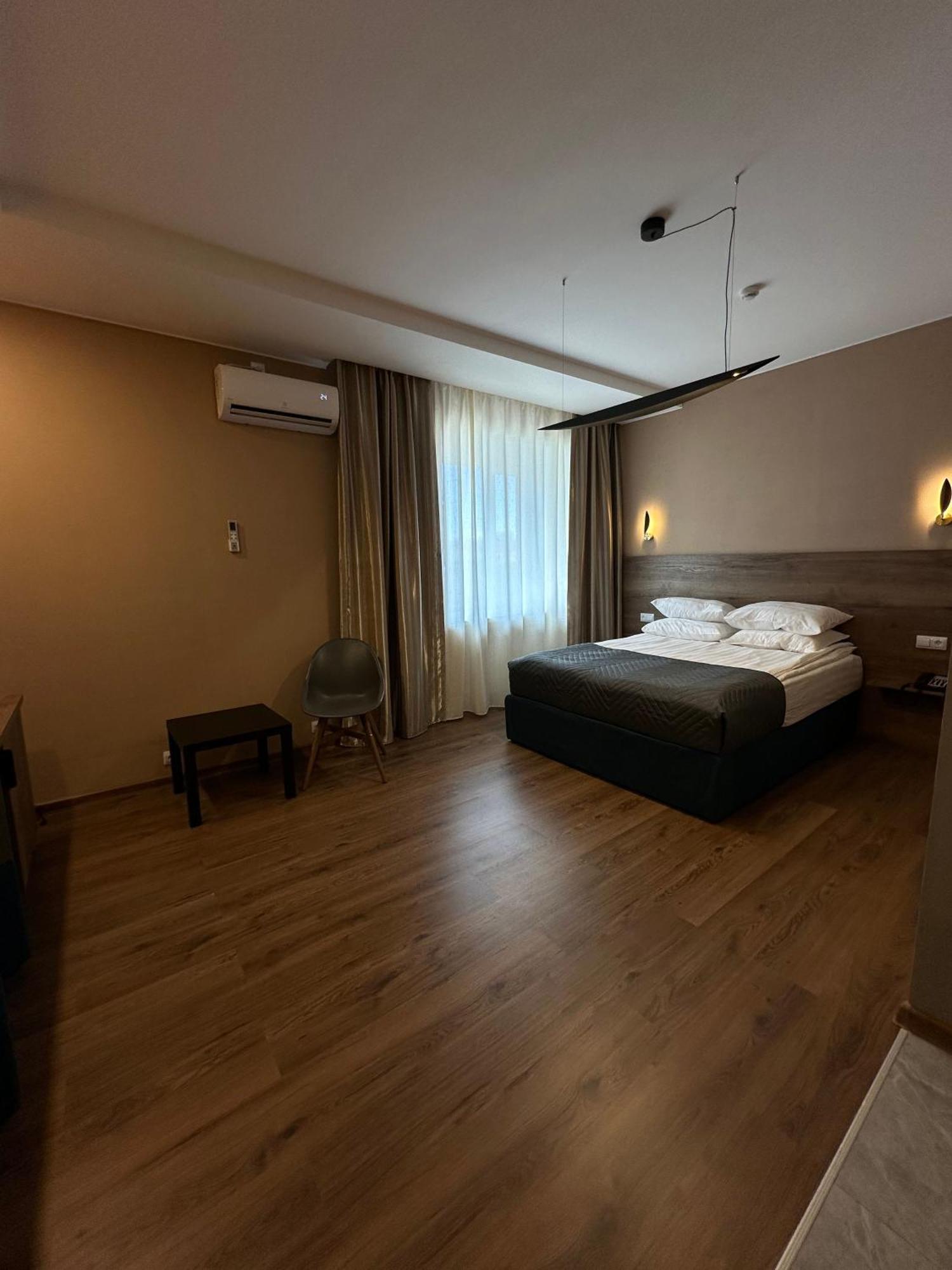 Hotel Gloria Deluxe Борово Екстериор снимка